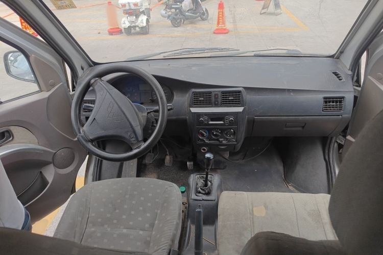 Used Wuling Rongguang 2011 1.2L Base Version Center Console