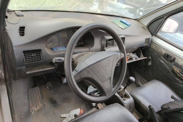Used Wuling Rongguang 2011 1.2L Base Version Center Console