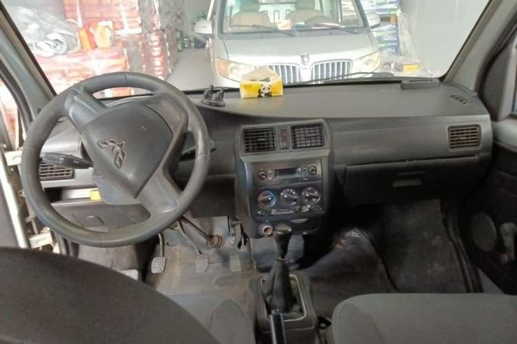 Used Wuling Rongguang 2011 1.2L Base Version Center Console