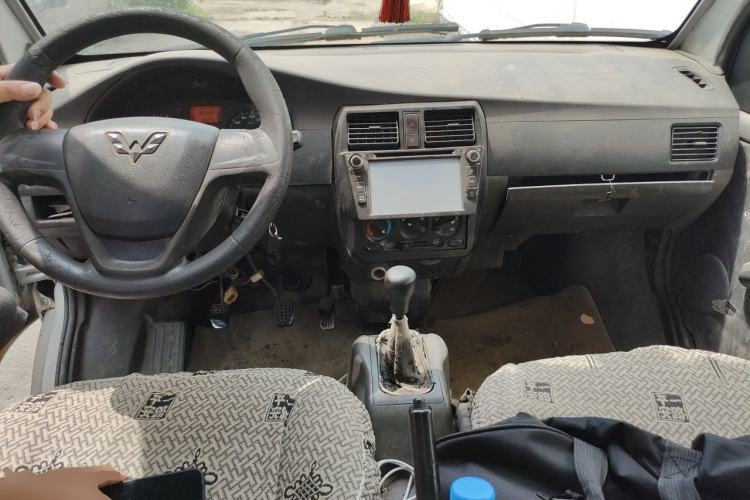 Used Wuling Rongguang 2011 1.2L Base Version Center Console