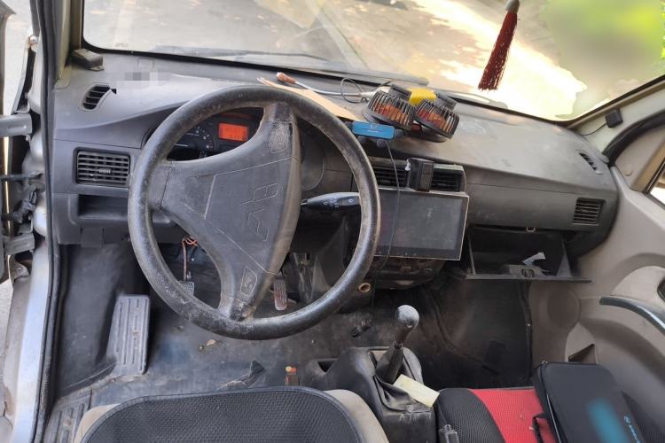 Used Wuling Rongguang 2011 1.2L Base Version Center Console
