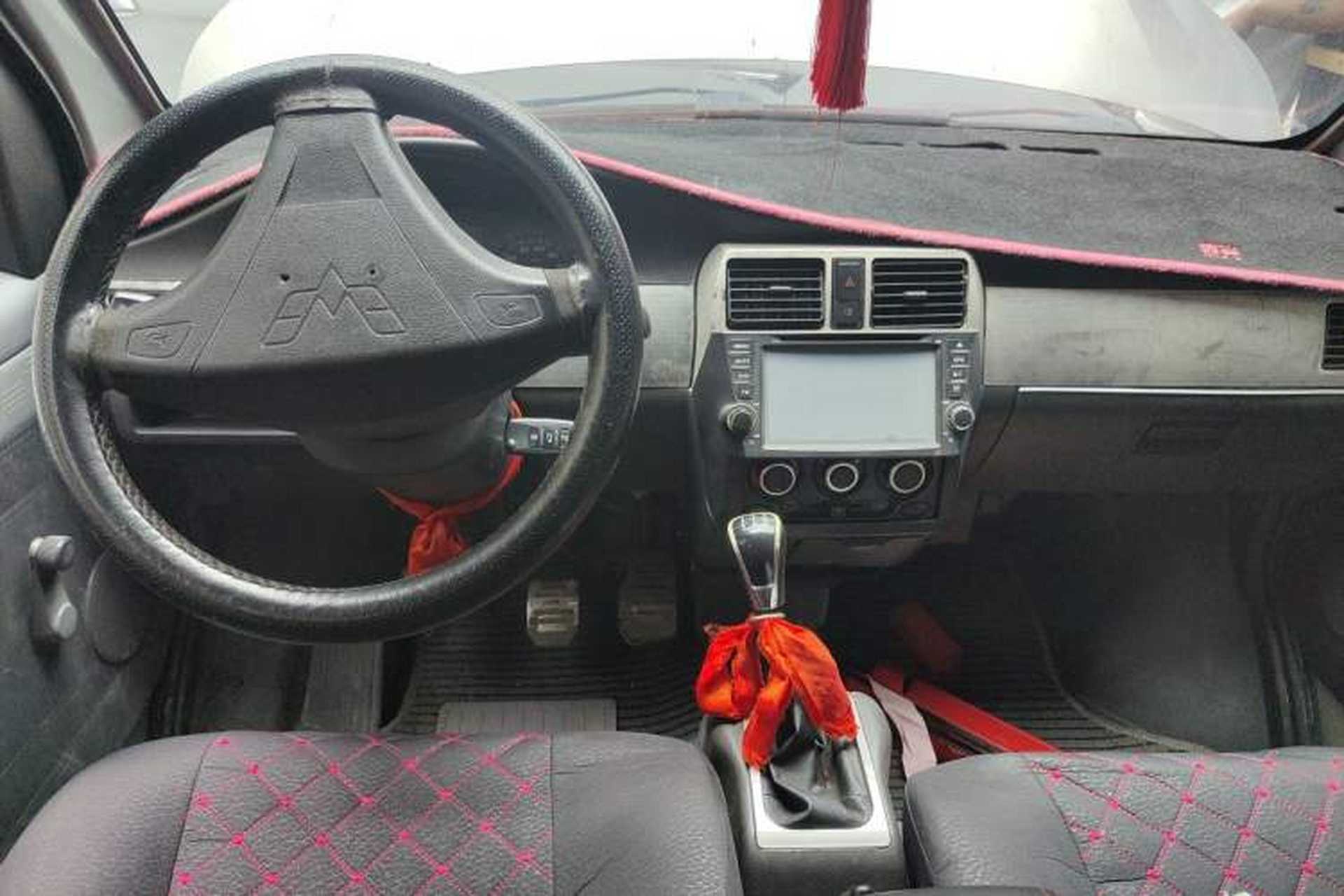Used Wuling Rongguang 2011 1.2L Base Version Center Console
