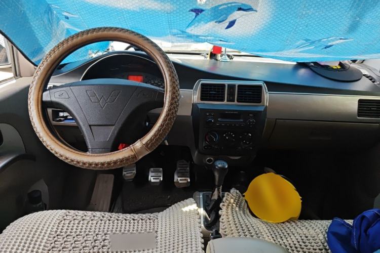 Used Wuling Rongguang 2011 1.5L Base Version Center Console
