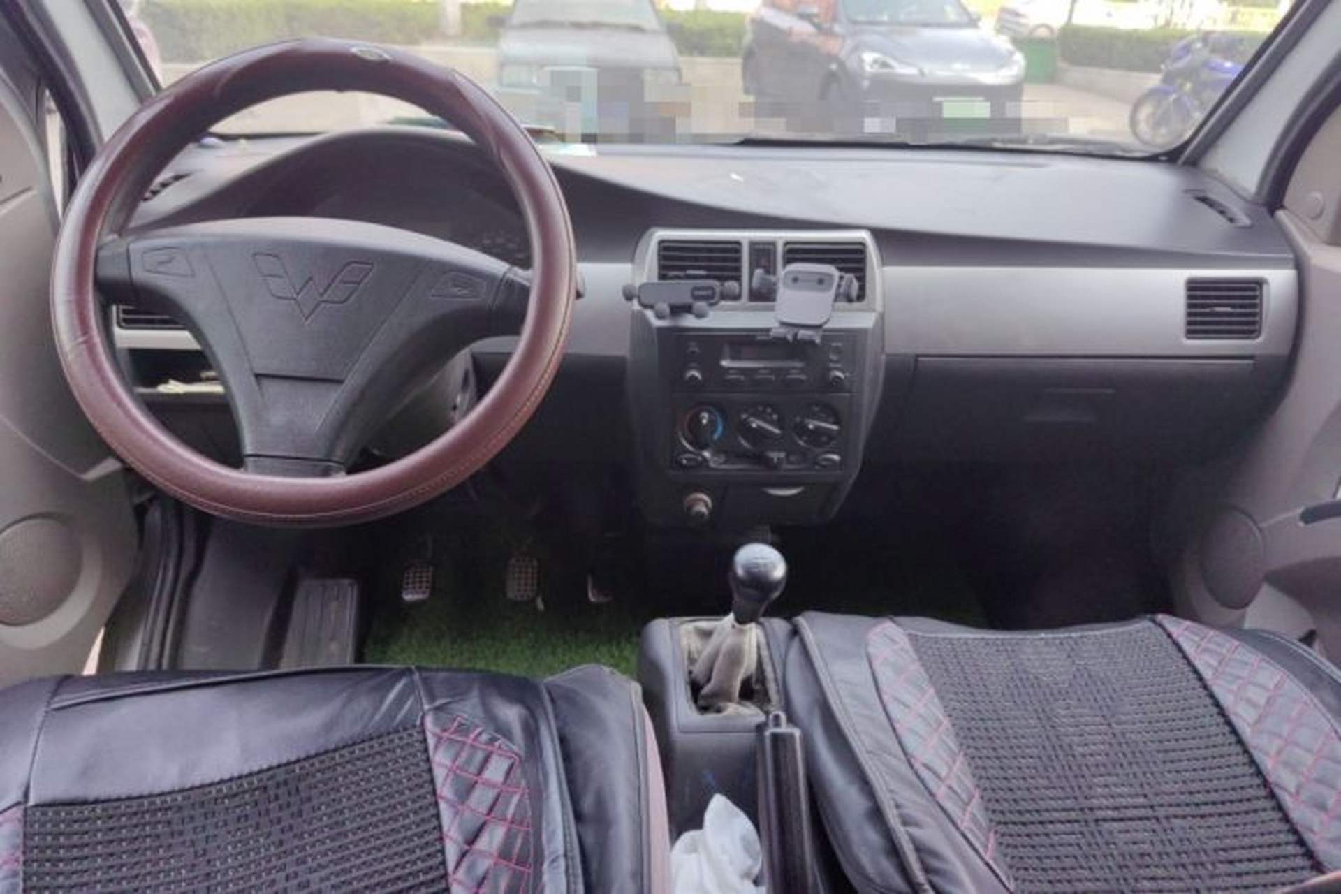 Used Wuling Rongguang 2011 1.2L Base Version Center Console
