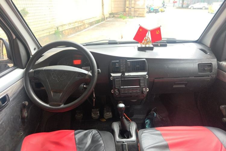 Used Wuling Rongguang 2011 1.2L Base Version Center Console
