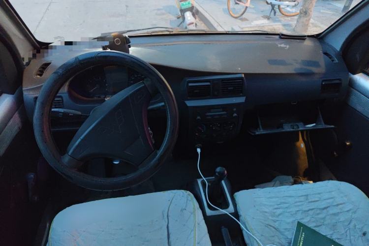Used Wuling Rongguang 2011 1.2L Base Version Center Console