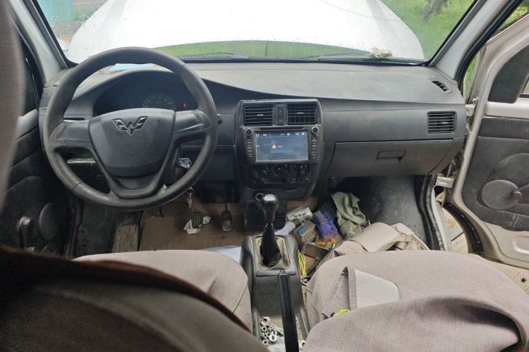 Used Wuling Rongguang 2011 1.2L Base Version Center Console