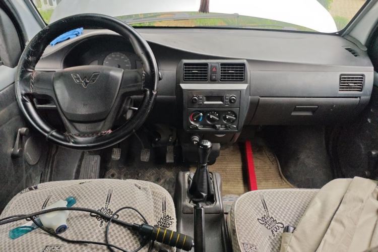 Used Wuling Rongguang 2011 1.2L Base Version Center Console