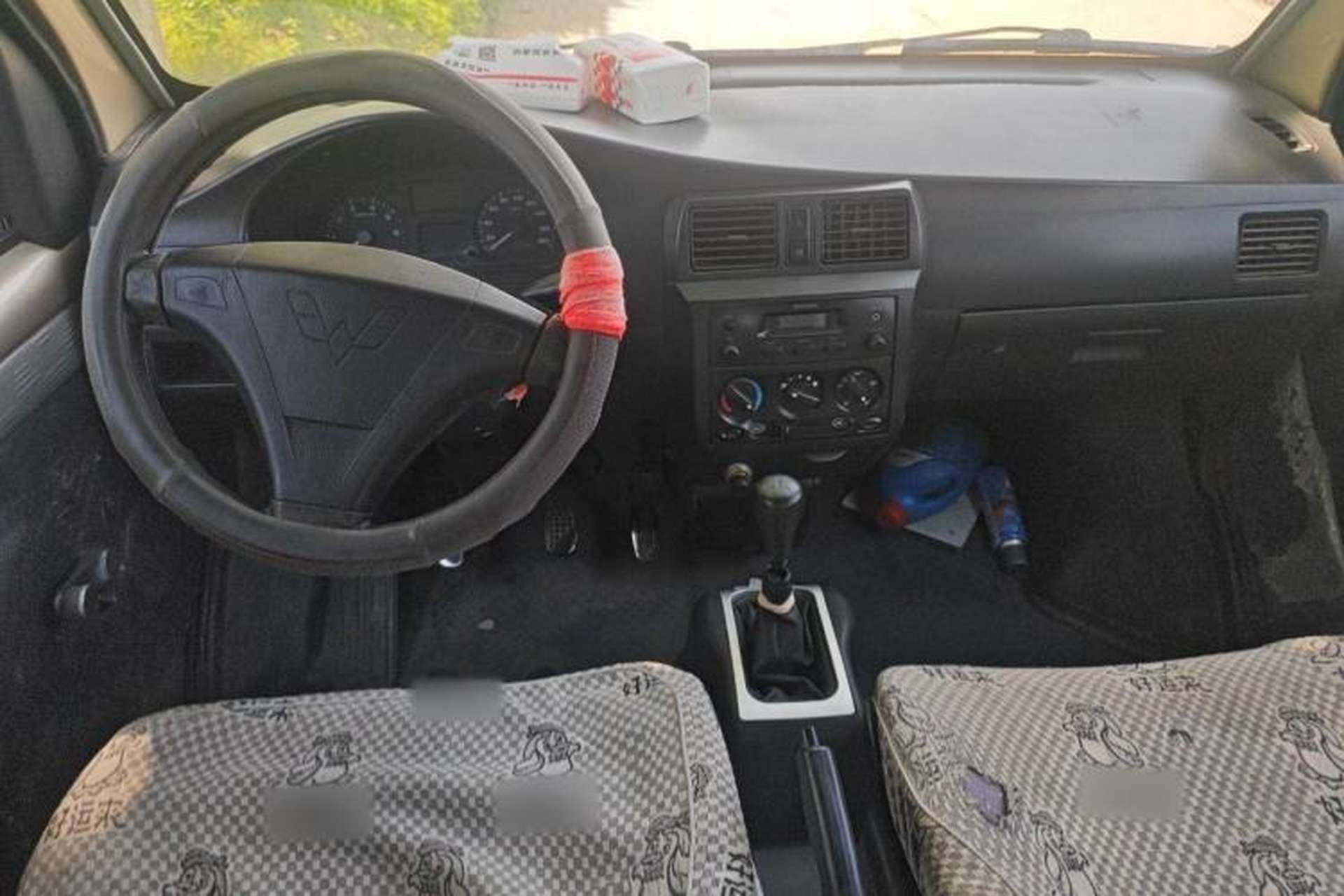 Used Wuling Rongguang 2011 1.2L Standard Version Center Console
