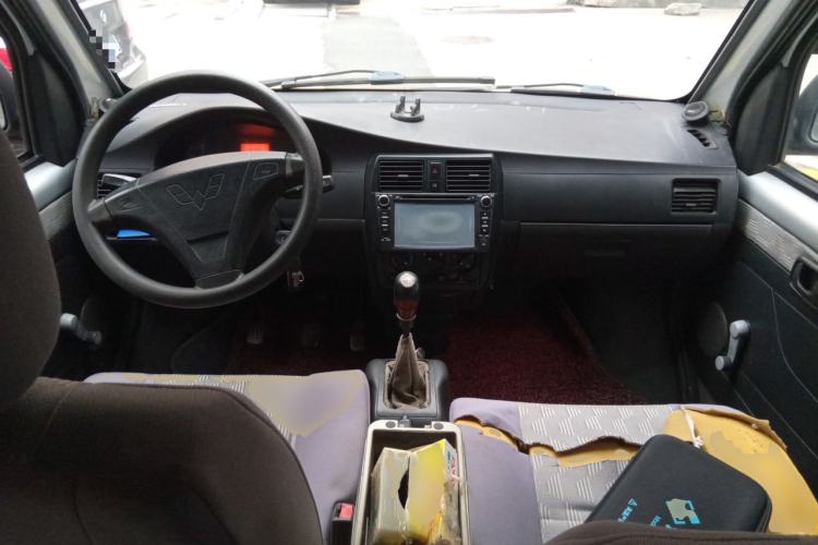 Used Wuling Rongguang 2011 1.2L Base Version Center Console