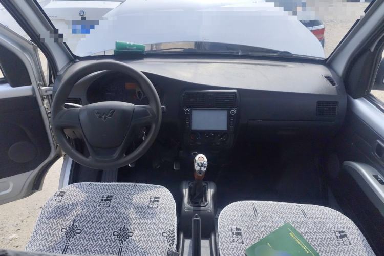 Used Wuling Rongguang 2011 1.2L Base Version Center Console