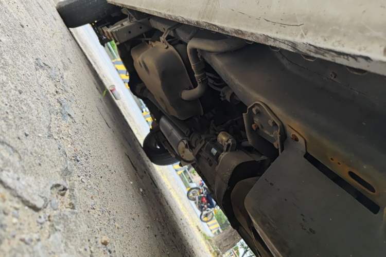 Used Wuling Rongguang 2011 1.2L Comfort Model Chassis Front Right