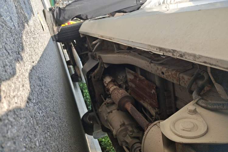 Used Wuling Rongguang 2011 1.2L Standard Version Chassis Rear Left