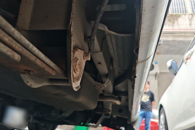 Used Wuling Rongguang 2011 1.2L Base Version Chassis Rear Left