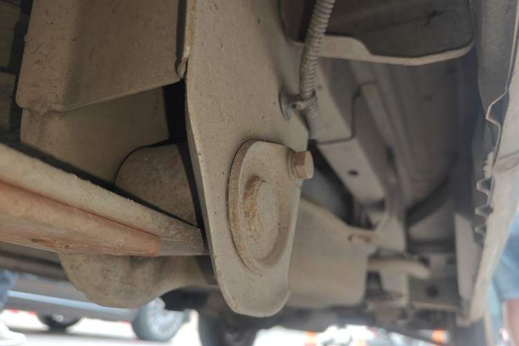 Used Wuling Rongguang 2011 1.2L Base Version Chassis Rear Right