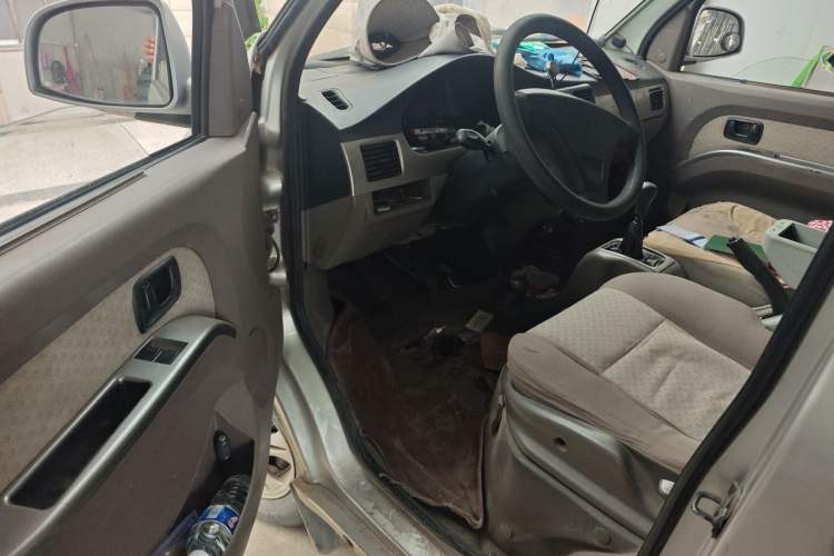 Used Wuling Rongguang 2011 1.2L Standard Version Driver Seat