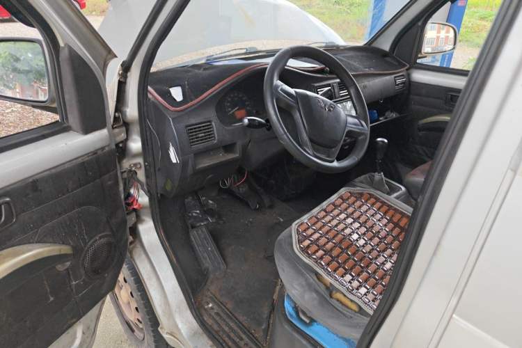 Used Wuling Rongguang 2011 1.2L Standard Version Driver Seat