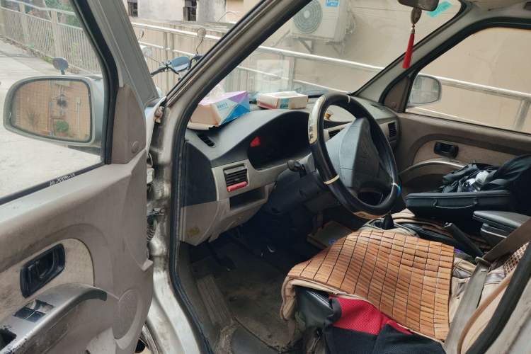 Used Wuling Rongguang 2011 1.2L Standard Version Driver Seat