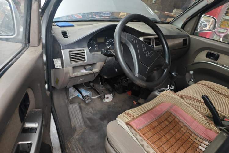 Used Wuling Rongguang 2011 1.2L Standard Version Driver Seat
