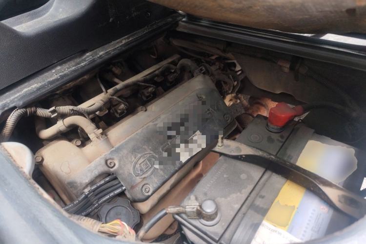 Used Wuling Rongguang 2011 1.2L Base Version Engine Bay