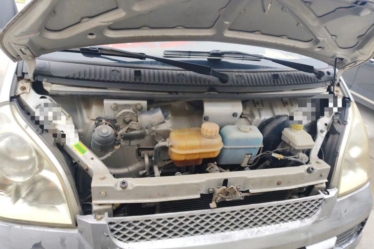 Used Wuling Rongguang 2011 1.2L Base Version Engine Bay