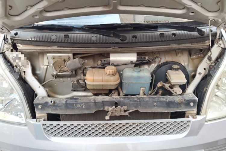 Used Wuling Rongguang 2011 1.2L Base Version Engine Bay