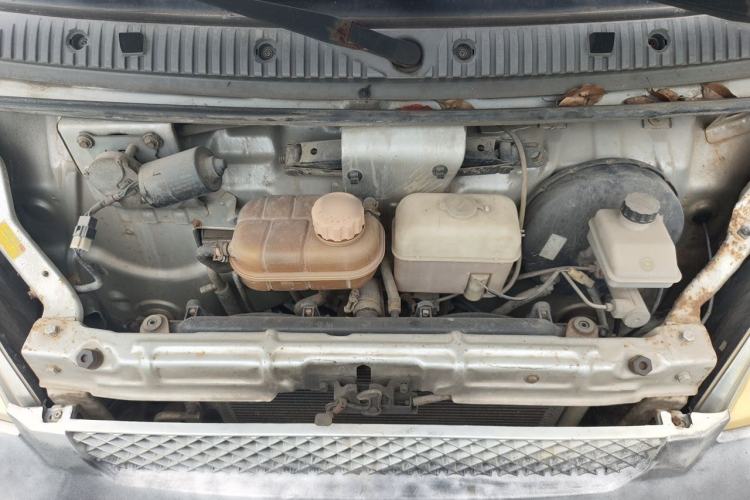 Used Wuling Rongguang 2011 1.2L Standard Version Engine Bay