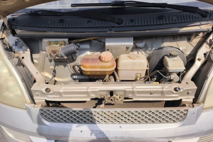 Used Wuling Rongguang 2011 1.2L Base Version Engine Bay