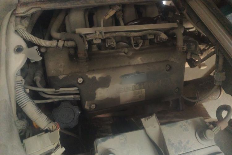 Used Wuling Rongguang 2011 1.2L Standard Version Engine Bay