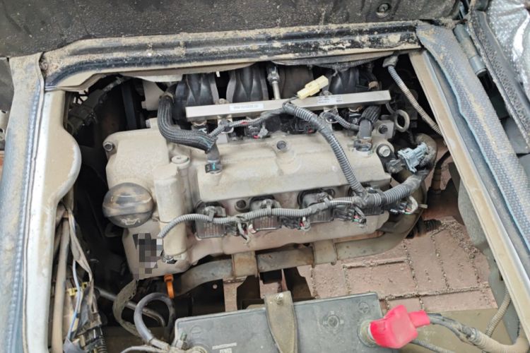 Used Wuling Rongguang 2011 1.2L Base Version Engine Bay