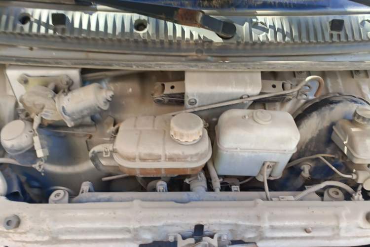 Used Wuling Rongguang 2011 1.2L Base Version Engine Bay
