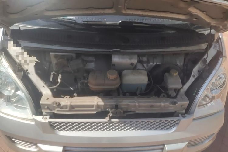 Used Wuling Rongguang 2011 1.2L Base Version Engine Bay