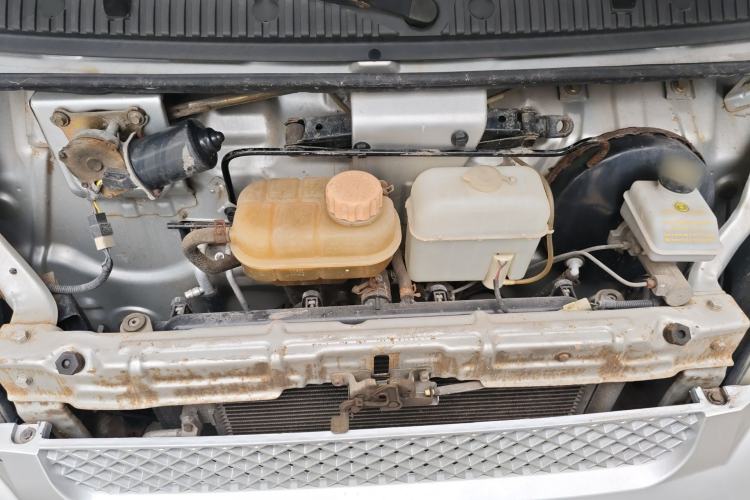 Used Wuling Rongguang 2011 1.2L Base Version Engine Bay