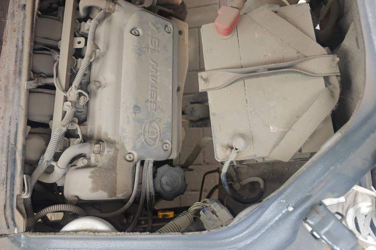 Used Wuling Rongguang 2011 1.2L Base Version Engine Bay
