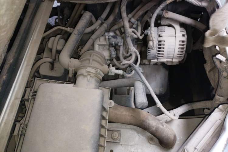Used Wuling Rongguang 2011 1.2L Base Version Engine Bay