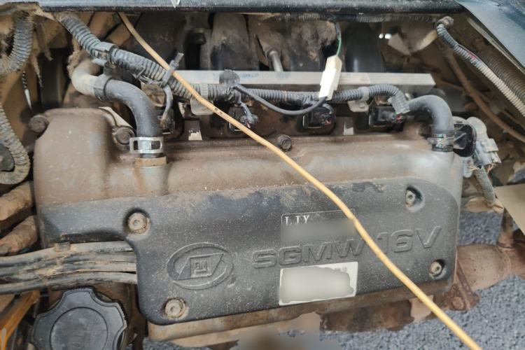 Used Wuling Rongguang 2011 1.2L Base Version Engine Bay