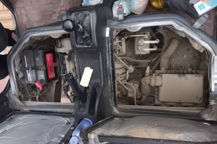 Used Wuling Rongguang 2011 1.2L Base Version Engine Bay