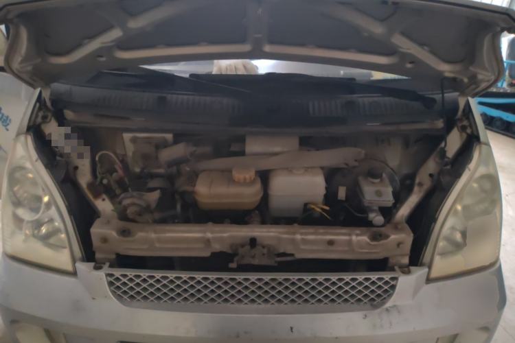 Used Wuling Rongguang 2011 1.2L Base Version Engine Bay