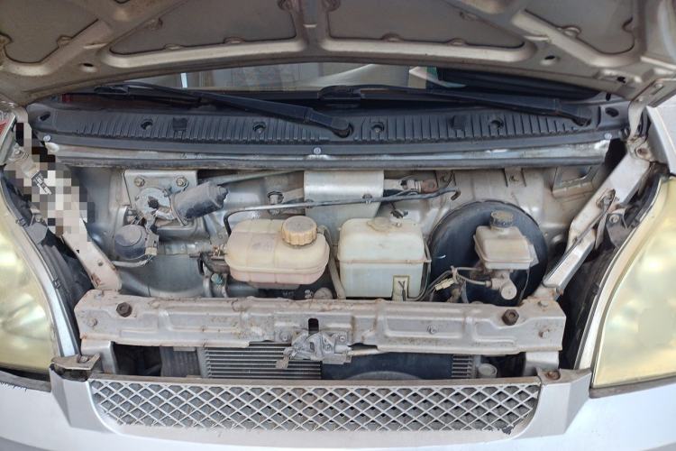 Used Wuling Rongguang 2011 1.2L Base Version Engine Bay