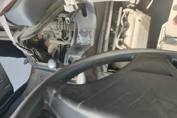 Used Wuling Rongguang 2011 1.2L Base Version Engine Bay