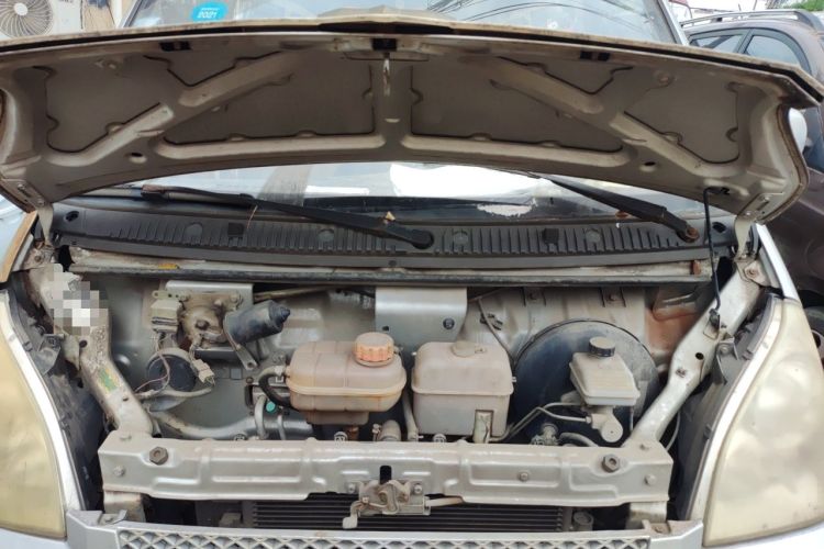 Used Wuling Rongguang 2011 1.2L Base Version Engine Bay