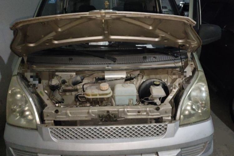 Used Wuling Rongguang 2011 1.2L Base Version Engine Bay
