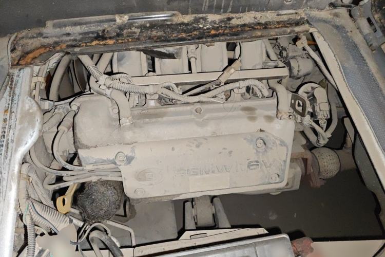 Used Wuling Rongguang 2011 1.2L Base Version Engine Bay
