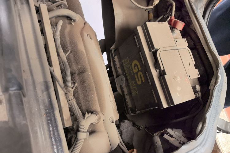 Used Wuling Rongguang 2011 1.2L Base Version Engine Bay