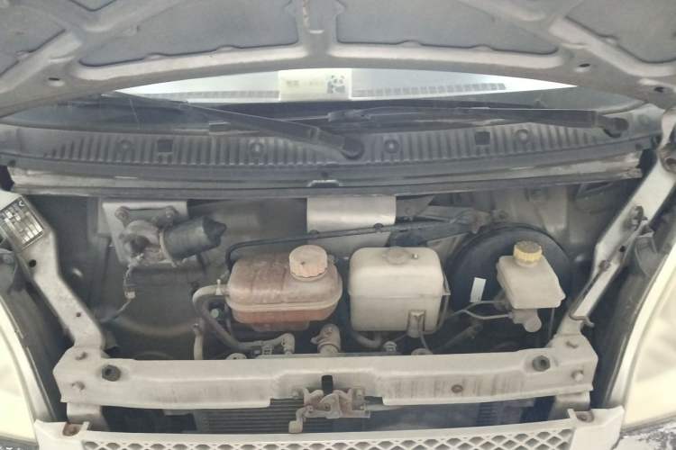 Used Wuling Rongguang 2011 1.2L Base Version Engine Bay