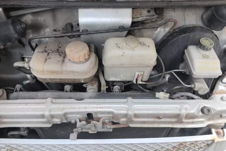 Used Wuling Rongguang 2011 1.2L Comfort Model Engine Bay