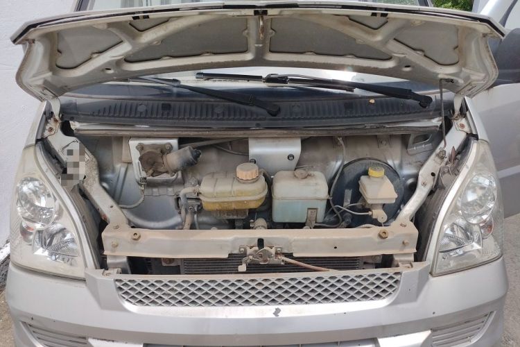 Used Wuling Rongguang 2011 1.2L Base Version Engine Bay