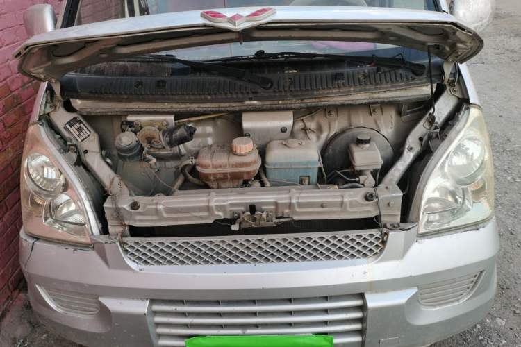 Used Wuling Rongguang 2011 1.2L Base Version Engine Bay