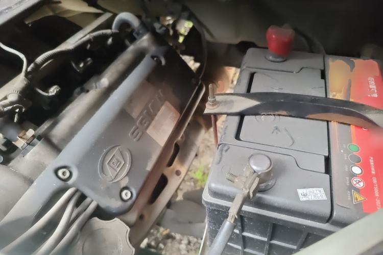 Used Wuling Rongguang 2011 1.2L Base Version Engine Bay