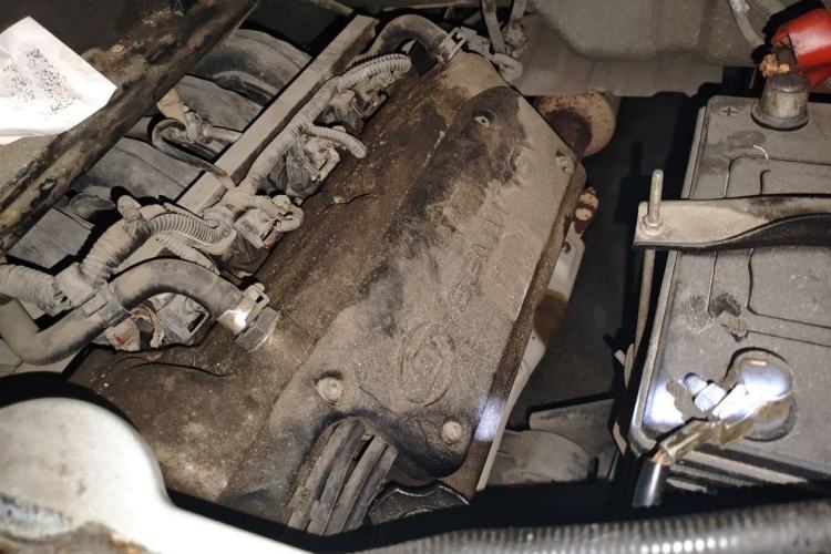 Used Wuling Rongguang 2011 1.2L Base Version Engine Bay